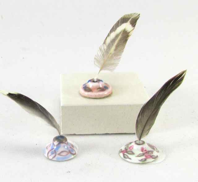 Karon Cunningham Miniatures » Quill holder